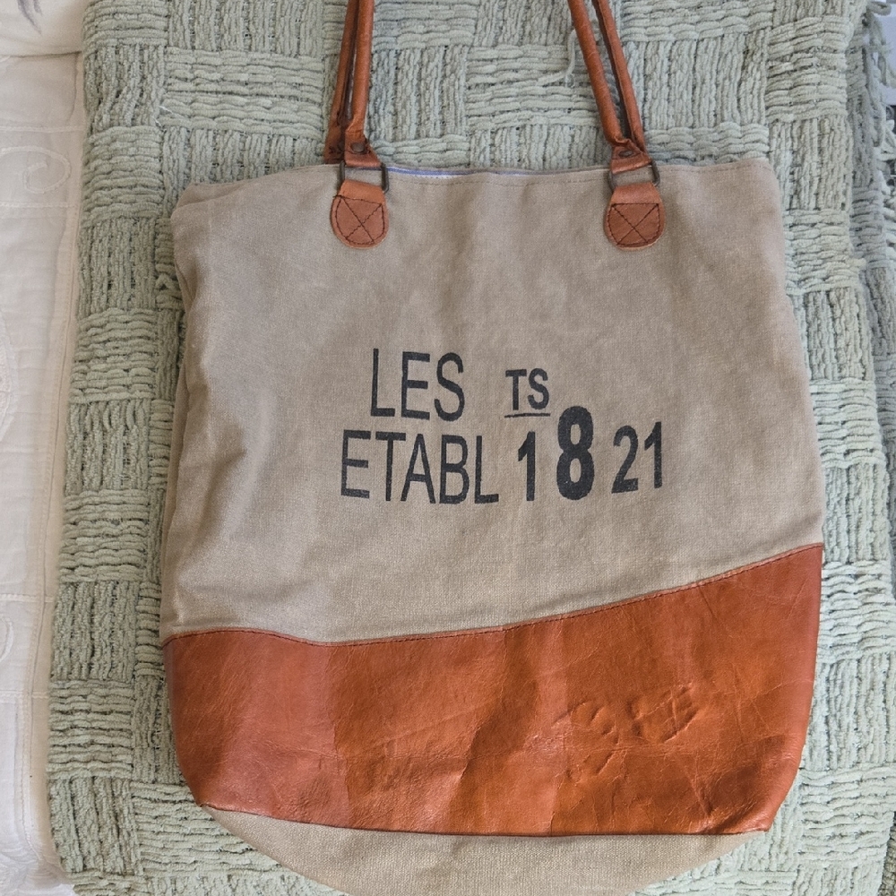 Stylish Tan and Cream Tote Bag